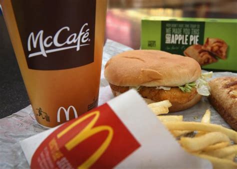Mcdonald S Free Coffee Fast Food Giant Hoping To Beat Starbucks Taco Bell With Breakfast Giveaway