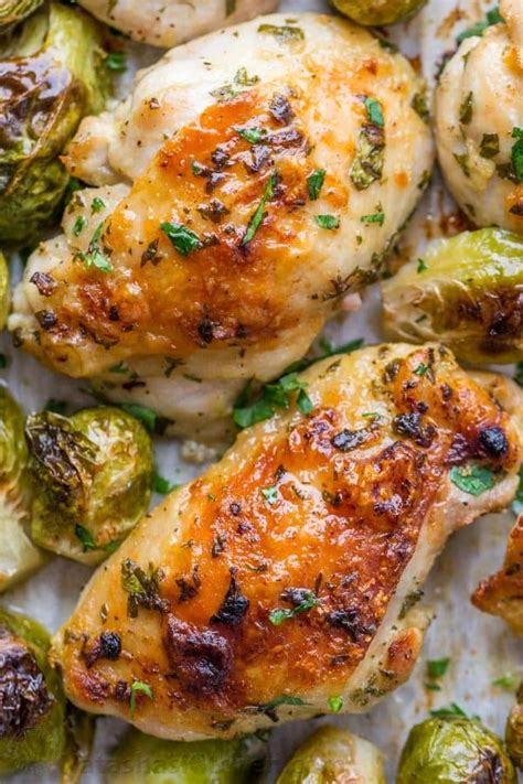 Combine brussels sprouts, red onion, walnuts in a bowl and mix in oil until evenly distributed. Garlic Dijon Chicken and Brussels Sprouts Recipe ...