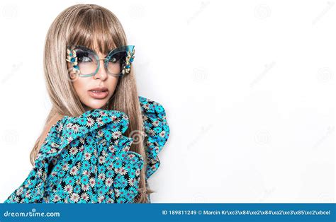 Fashion Photo Of Young Beautiful Lady In Sunglasses Sunglasses Fashion Concept Summer Vibes
