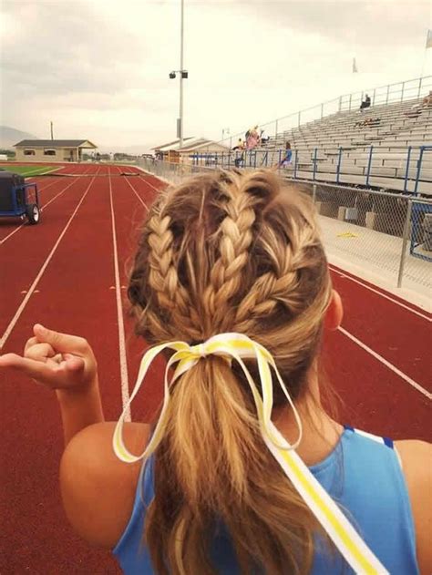 6 Beautiful Hairstyle Ideas For Your Workout Sessions Designerzcentral Blog Track Hairstyles