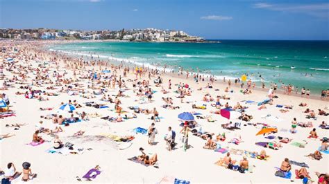 the stars of australia s bondi beach cnn
