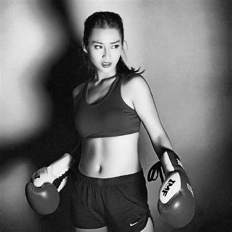 Pin By Fabu Rara On Love Boxing Girls Boxing Girl Sport Shoes Fashion