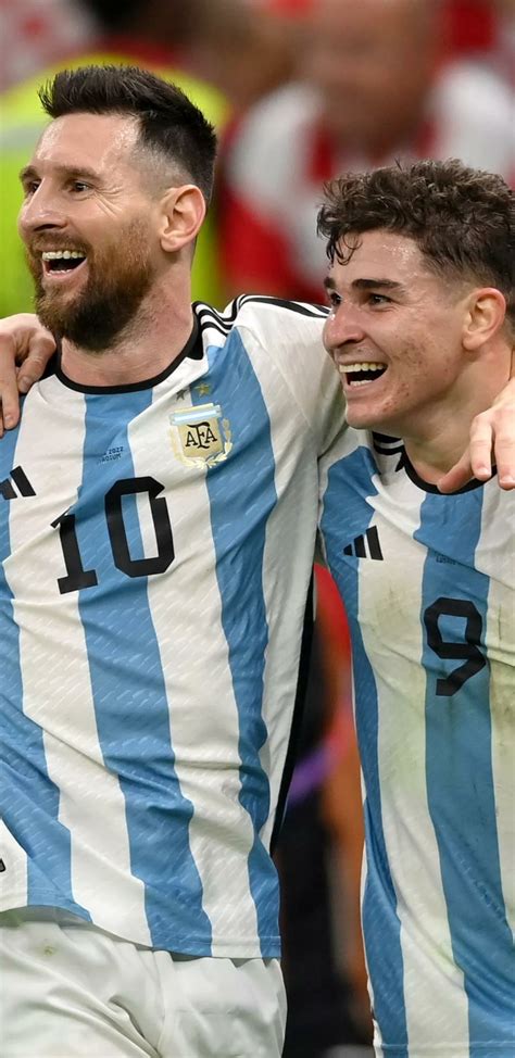 720x1480 Lionel Messi And Julian Alvarez In Qatar Fifa 2022 720x1480