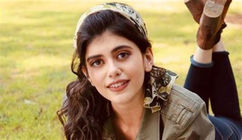 Im Feeling Equal Amount Of Numbness And Gratitude ‘dil Bechara Actor Sanjana Sanghi India Tv