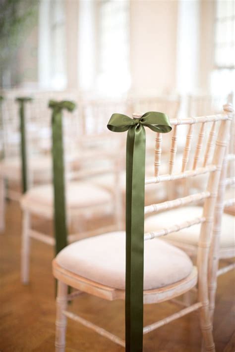 8 Awesome And Easy Ways To Decorate Wedding Chairs