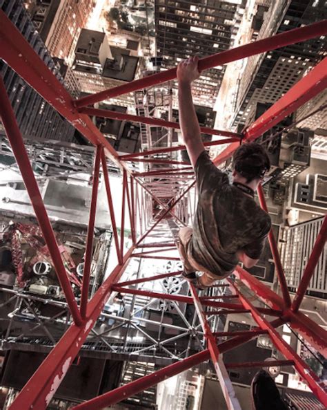 Rooftopping Photographer Captures Incredible Unseen Views Of Torontos