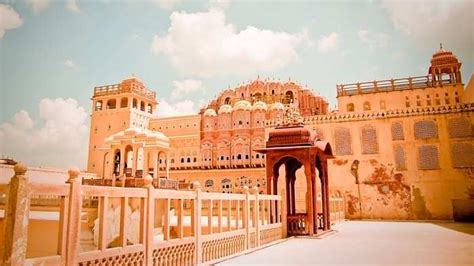 Travel Guide To Hawa Mahal In Jaipur History Things To Do
