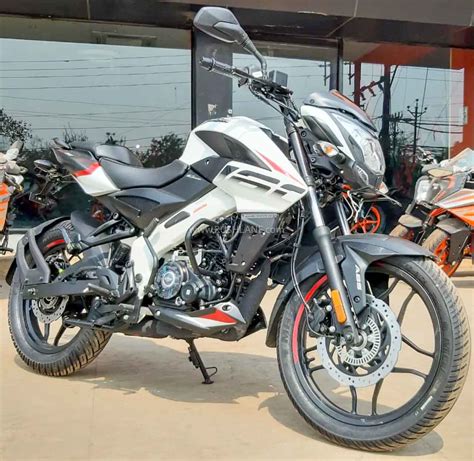 Bajaj Pulsar 160 Ns White Colour Gets Updated With Black Alloys