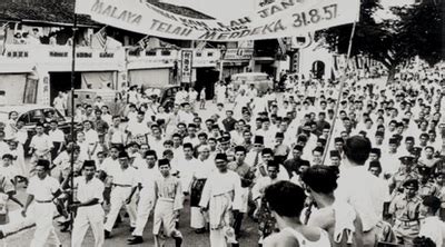 Januari 1956, tunku abdul rahman mengetuai satu rombongan ke london untuk berunding dengan kerajaan inggeris mengenai kemerdekaan tanah melayu. Pemasyhuran Kemerdekaan Tanah Melayu - Malaysia Sehati Sejiwa