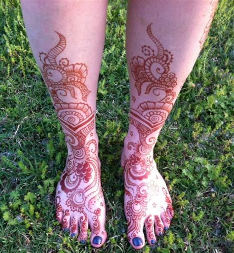 I have been to several festivals where horizon henna has had a booth and have gotten henna tattoos every time! Hire Crescent Moon Henna - Henna Tattoo Artist in Chicago ...