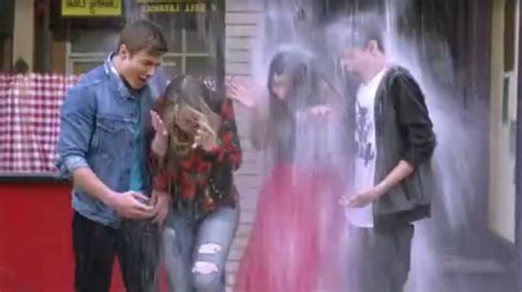 ‘girl Meets Worlds Season 3 Opening Credits Are A ‘boy Meets World
