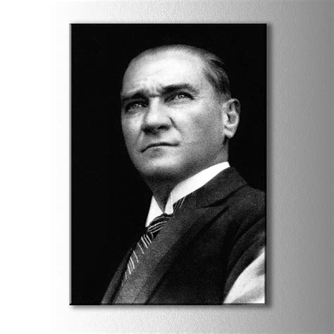 Siyah Beyaz Atatürk Portre Kanvas Tablo