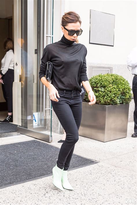 Victoria Beckham Black Outfit October 13th 2017 New York Zigazig Ha