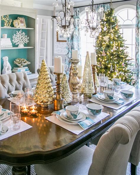 70 Ultra Modern Christmas Tablescapes — Styleestate Christmas Table