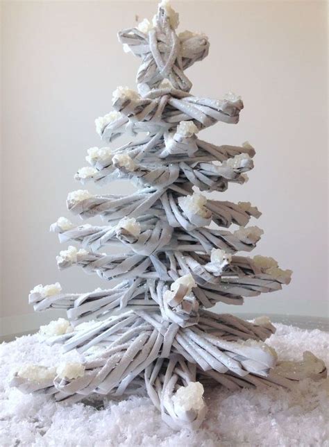 Create A Recycled Newspaper Woven Stars Tree Christmas Diy Candy
