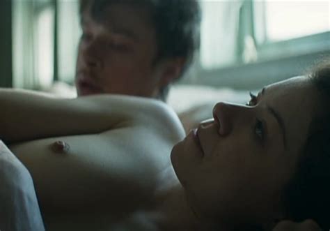 Tatiana Maslany Nude Screencaps From Two Lovers And A Bear