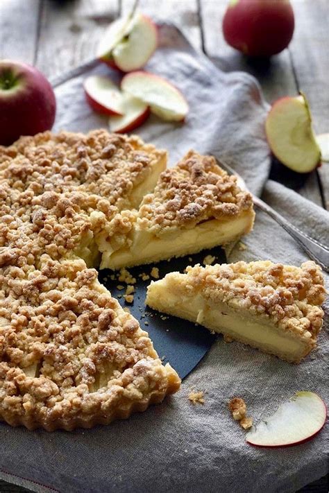 Den kuchen kann man auch gut einen tag vorher vorbereiten und die sahne erst kurz vor dem servieren. Apfel Streusel Tarte mit Vanillepudding - Lissi's Passion ...