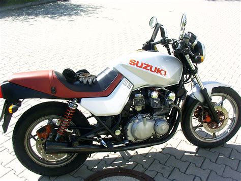 To that end, the gs650 was offered in four distinct versions. Suzuki Suzuki GS 650 G Katana - Moto.ZombDrive.COM