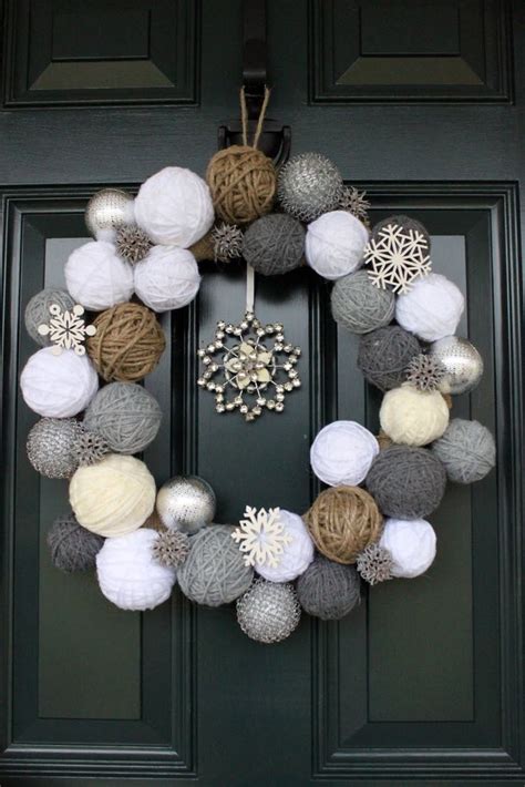 Snowball Wreath Using Yarn Wrapped Styrofoam Balls Ornaments And