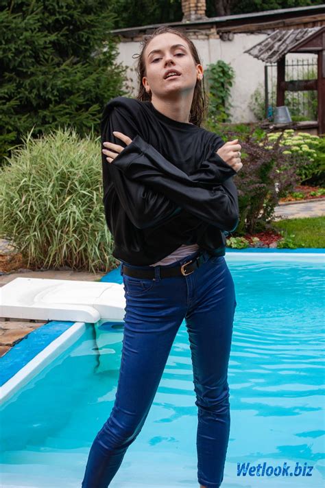 Wetlook Girl Under The Jeans She Has Tights Get Wet In Pool R Wetlookgirls