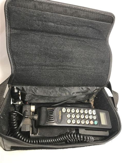 Vintage Motorola Bag Phone Phone Powers Up When Plugged In Car