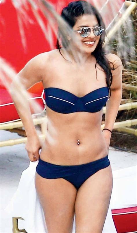 Desi Girl Priyanka Chopra Sizzles In A Bikini Miami Diaries Gossips Pinterest Priyanka