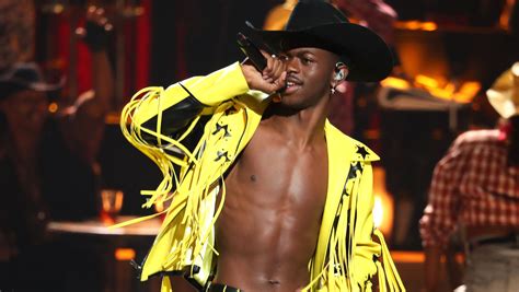 Old Town Road Rapper Lil Nas X Comes Out As Gay Miley Cyrus Proud