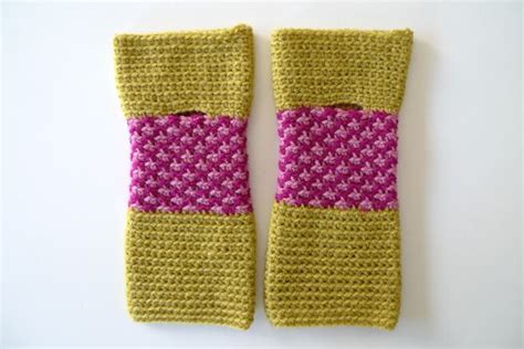Crochet, sew, felt, embroider, and otherwise construct scarves to keep women and children in. local markets :: mimitrika | Crochet, Knit crochet, Knitting