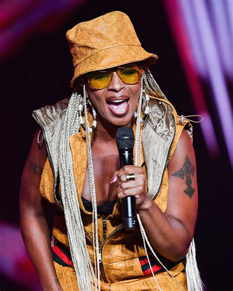Mary jane blige (born january 11, 1971 in bronx, new york, united states), is an american r&b, soul, and hip hop singer, songwriter, rapper and actress. Mary J. Blige's Blonde Box Braids Are A Must Try For ...