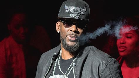 a timeline of r kelly s bizarre sex scandals from marrying a teenager to starting a cult