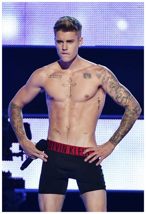 Justin Bieber Strips Down To Calvin Klein Underwear At Fashion Rocks