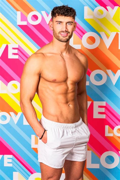 New Love Island Hunk To Rip Paige And Finn Apart As Two New