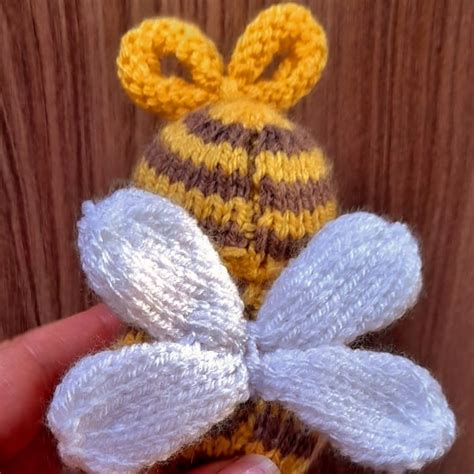 Free Little Buzzy Bee Knitting Pattern Toy Knitting Patterns From