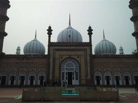 Jama Masjid Aligarh Asias Highest Gold Mosque Holidify