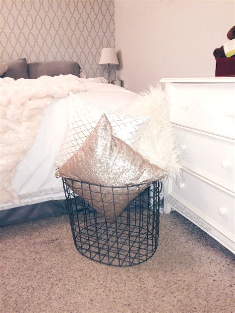 And the best thing is, these gorgeous accessories can be easily stored in our blanket boxes when they're not in use. The Beetique: Throw Pillow Display x Storage Basket