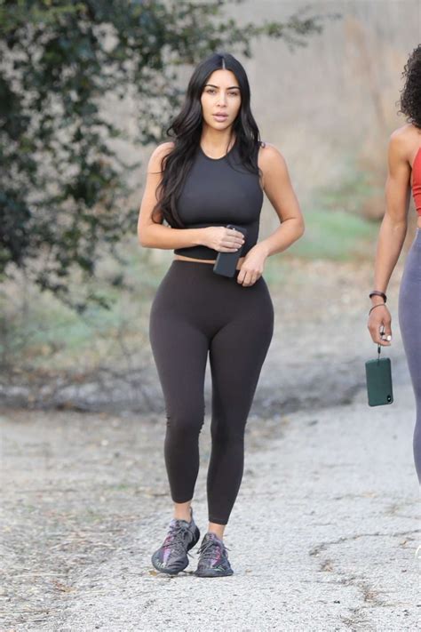 Kim Kardashian Seen On A Hike In Calabasas 04 Gotceleb