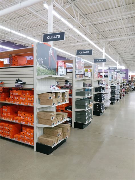 Dunham's Sports Colony Square Mall... - Colony Square Mall