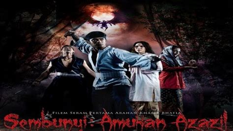 Aishah (diana danielle) tries to flee from the invading forces while her village burns behind her. Sembunyi: Amukan azazil (2013) | Képek | Mafab.hu