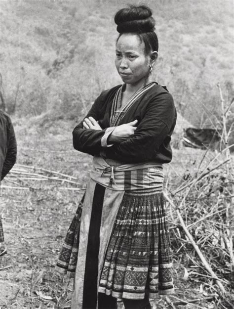 ‎a-blue-hmong-woman-in-houa-khong-province-uwdc-uw-madison-libraries