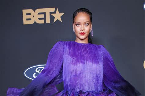 Rihanna Shuts Down Fan Who Wants An Album In 2021