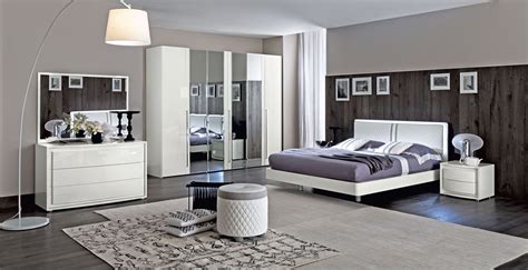 Kleines schlafzimmer einrichten regale über dem bett. luxus schlafzimmer set-möbelstück weiß für modernes ...