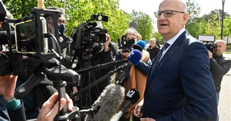 He is said to have made threats in the past against virologist marc van ranst, who. Jürgen Conings maandag al gezien aan huis Marc Van Ranst ...