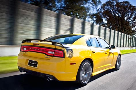 Dodge Charger Srt8 Super Bee And Challenger Srt8 Yellow Jacket Carbuzz