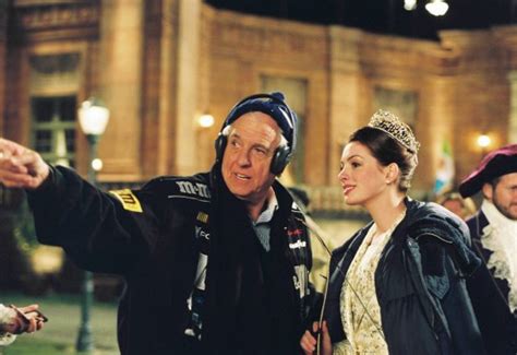 The Princess Diaries 2 Garry Marshall And Anne Hathaway With Images