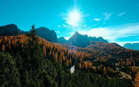 Download Wallpaper 3840x2400 Mountains Trees Sun Rays