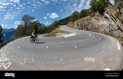 Cycling Up Alpedhuez Hi Res Stock Photography And Images Alamy
