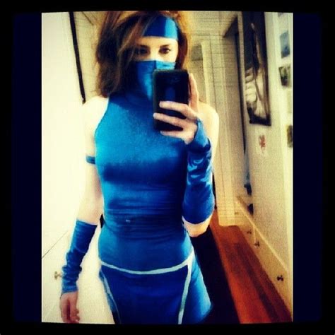 Another Kitana Pic Of My Costume Halloween Mortalkombat Mk2 Diy Cosplay Playing Dress