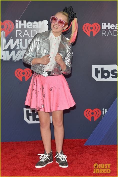 Jojo Siwa Shows Off Her Signature Style At Iheartradio Music Awards