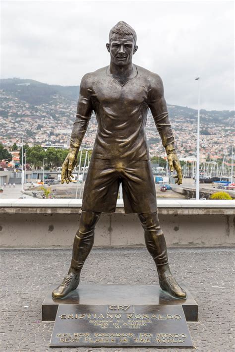 It's pretty easy to do both—he's arrogant on the pitch but, hey, at least he can back it up; CR7 Museum: Statue von Christiano Ronaldo | 💾 Marco Verch ...