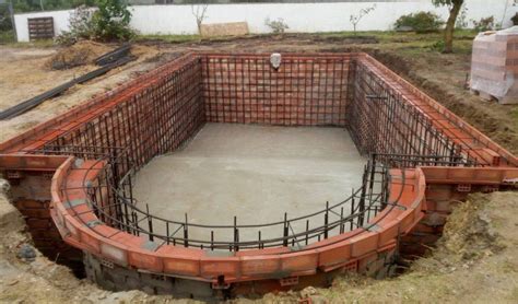 Anda ingin membangun kolam renang dan perlu informasi berapa biaya membangun kolam renang 2019 ? 10 cara membangun sendiri kolam renang di rumah dengan mudah